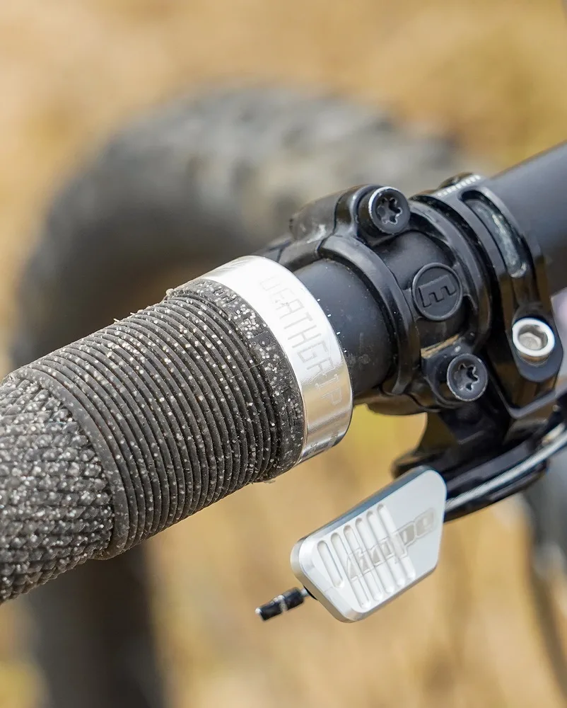 Замки на Гріпси DMR DeathGrip Lock On (Silver) - СпортЦех СпортЦех - Замки на Гріпси DMR DeathGrip Lock On (Silver) - СпортЦех