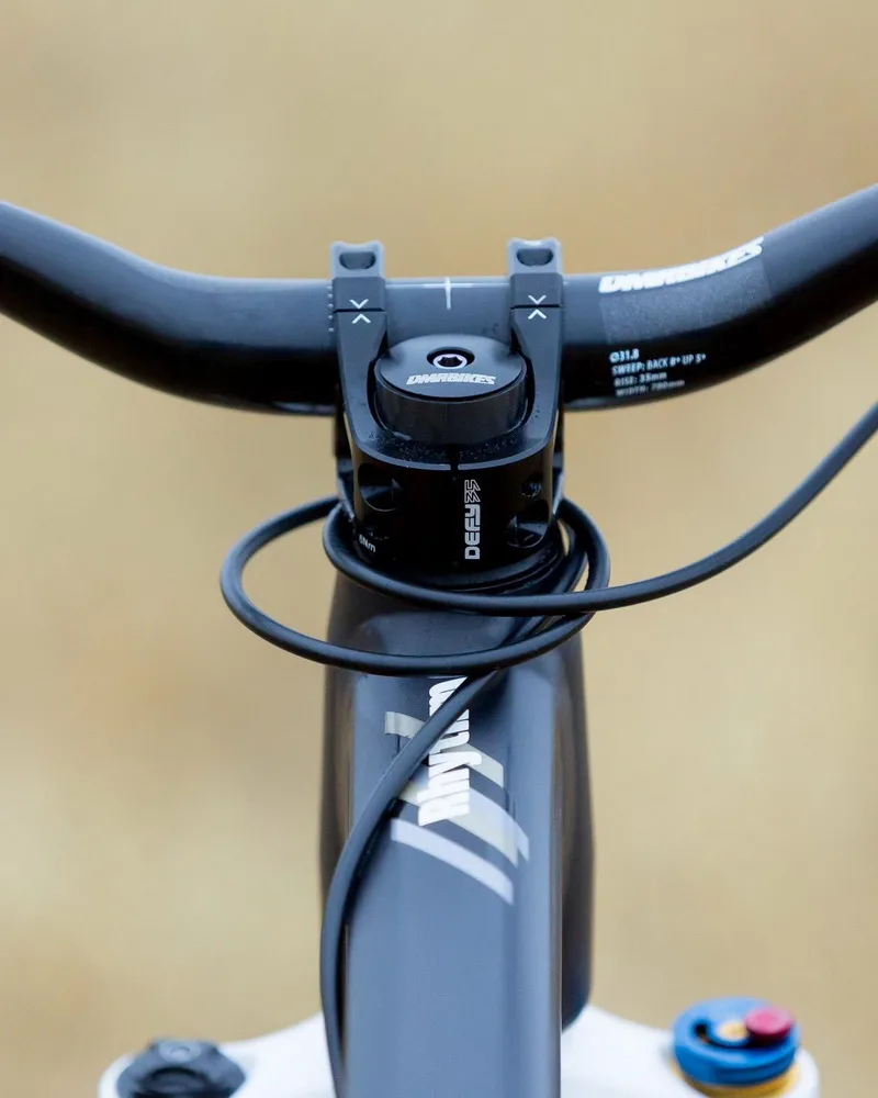 Виніс керма DMR Defy35 + (Black) під кермо 35 мм - СпортЦех СпортЦех - Виніс керма DMR Defy35 + (Black) під кермо 35 мм - СпортЦех