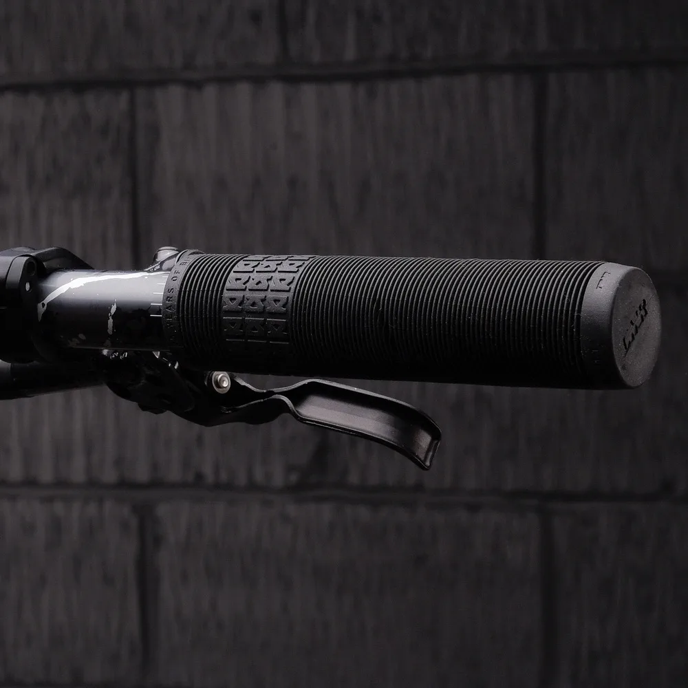 Грипси DMR Grip 25 Year Flangeless (без фланца) – Black - СпортЦех СпортЦех - Грипси DMR Grip 25 Year Flangeless (без фланца) – Black - СпортЦех