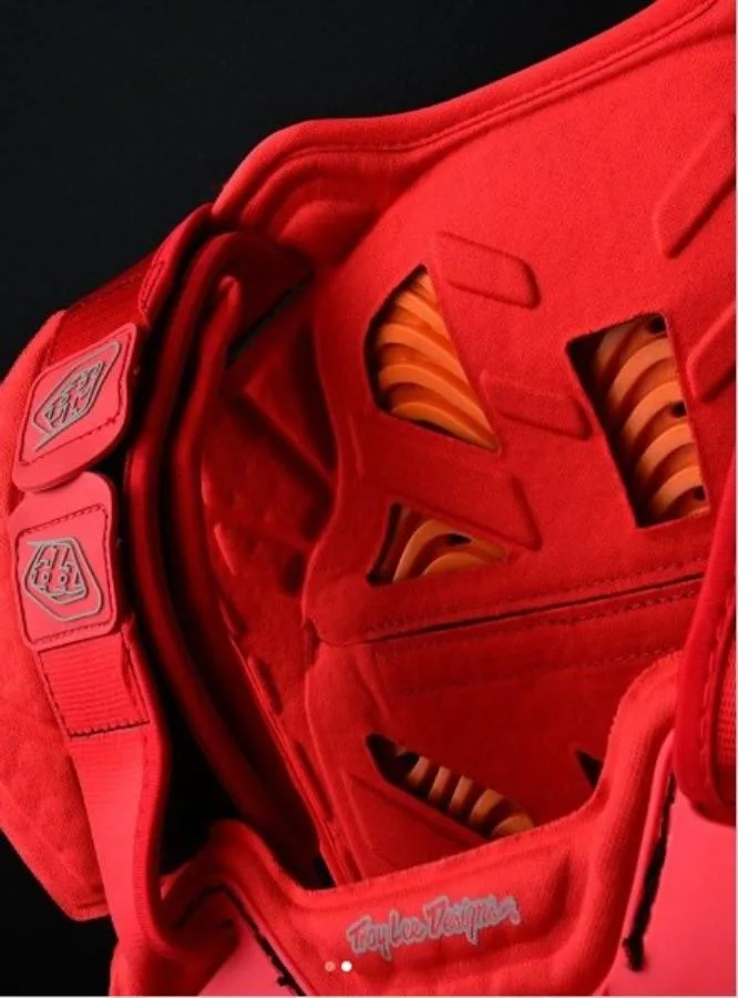 Захист тіла TLD ROCKFIGHT CHEST PROTECTOR YOUTH - СпортЦех СпортЦех - Захист тіла TLD ROCKFIGHT CHEST PROTECTOR YOUTH - СпортЦех