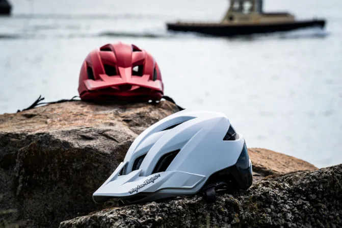 Вело шолом TLD FLOWLINE SE HELMET – TROOPER - СпортЦех СпортЦех - Вело шолом TLD FLOWLINE SE HELMET – TROOPER - СпортЦех