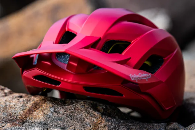 Вело шолом TLD FLOWLINE SE HELMET – TROOPER - СпортЦех СпортЦех - Вело шолом TLD FLOWLINE SE HELMET – TROOPER - СпортЦех