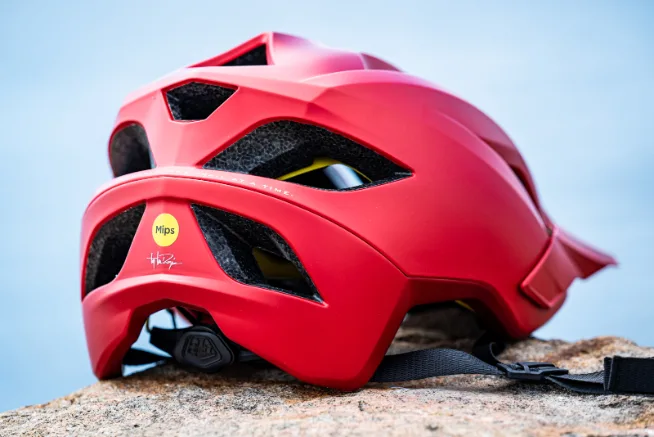 Вело шолом TLD FLOWLINE SE HELMET – TROOPER - СпортЦех СпортЦех - Вело шолом TLD FLOWLINE SE HELMET – TROOPER - СпортЦех