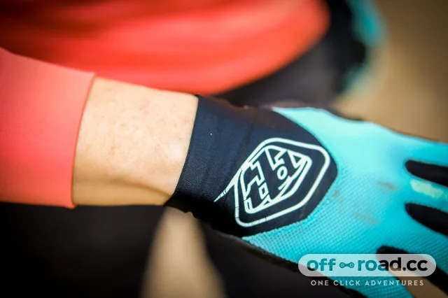 Вело рукавички TLD WOMENS ACE GLOVE - СпортЦех СпортЦех - Вело рукавички TLD WOMENS ACE GLOVE - СпортЦех