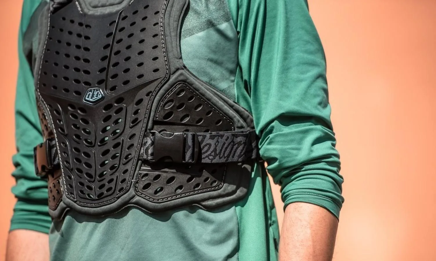 Захист тіла TLD ROCKFIGHT CE FLEX CHEST PROTECTOR - СпортЦех СпортЦех - Захист тіла TLD ROCKFIGHT CE FLEX CHEST PROTECTOR - СпортЦех