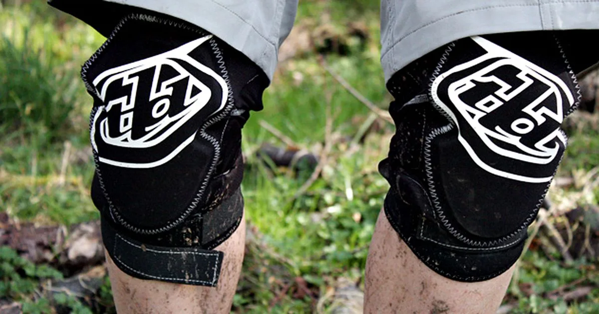 Наколінники TLD T-BONE Knee Guard - СпортЦех СпортЦех - Наколінники TLD T-BONE Knee Guard - СпортЦех