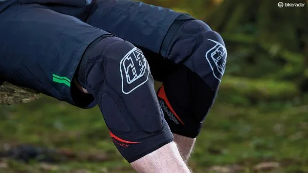 Наколінники TLD Raid Knee Guard - СпортЦех СпортЦех - Наколінники TLD Raid Knee Guard - СпортЦех